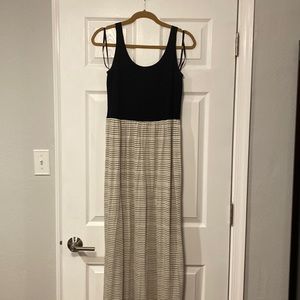 Lou&Grey black and white maxi dress. Size medium